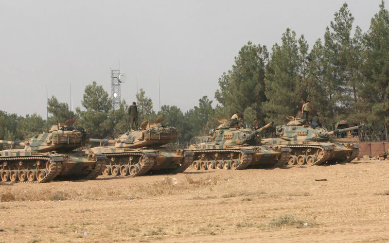 تركيا تعزز انتشارها العسكري عند الحدود مع سورية