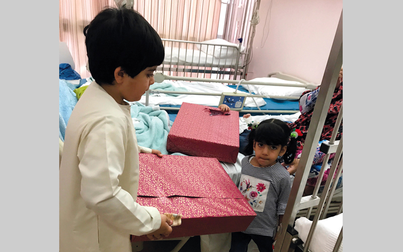 «واجب التطوعي» يبهج أطفال مستشفى صقر في رأس الخيمة
