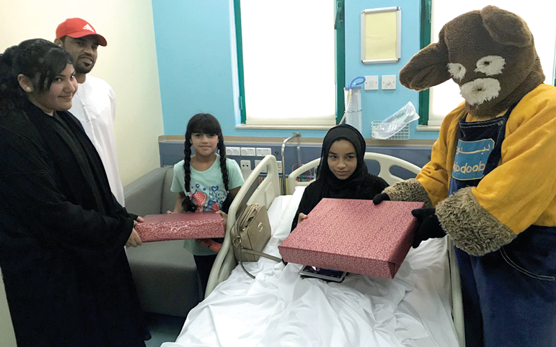 فريق «واجب التطوعي» يبهج الأطفال المرضى