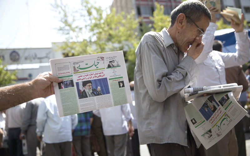 إيران تهدّد الصحافيين للحصول على تغطية إيجابية في وسائل الإعلام العالمية