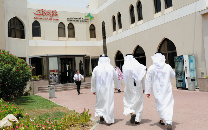 «صحة دبي» تخالف 198 منشأة خاصة ومهنيين