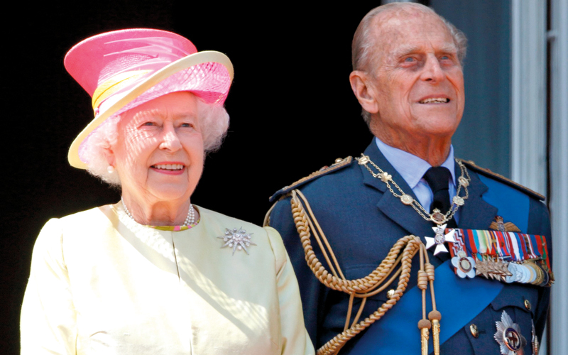 ملكة وملك بريطانيا لن يحتفلا بذكرى زواجهما الـ 70 لـ«أسباب محزنة»