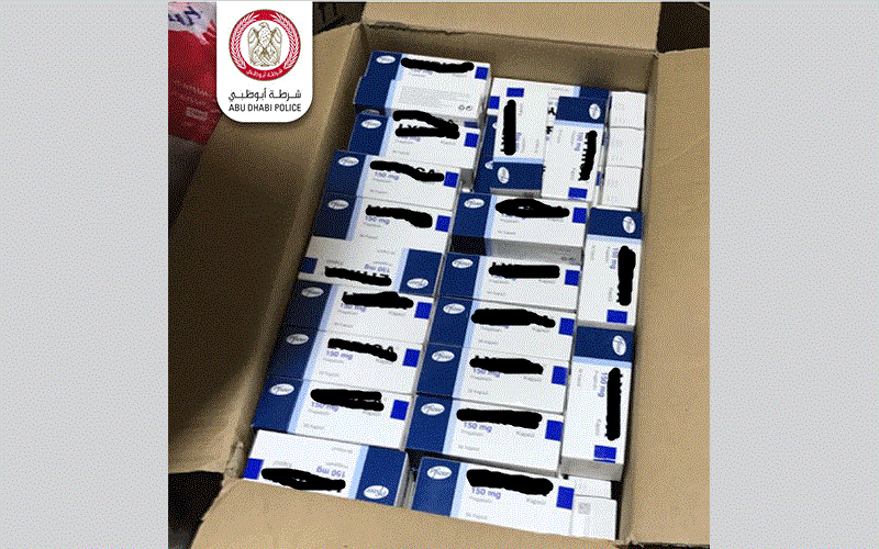 شرطة أبوظبي تضبط صيدلية تبيع حبوباً مخدرة في العين