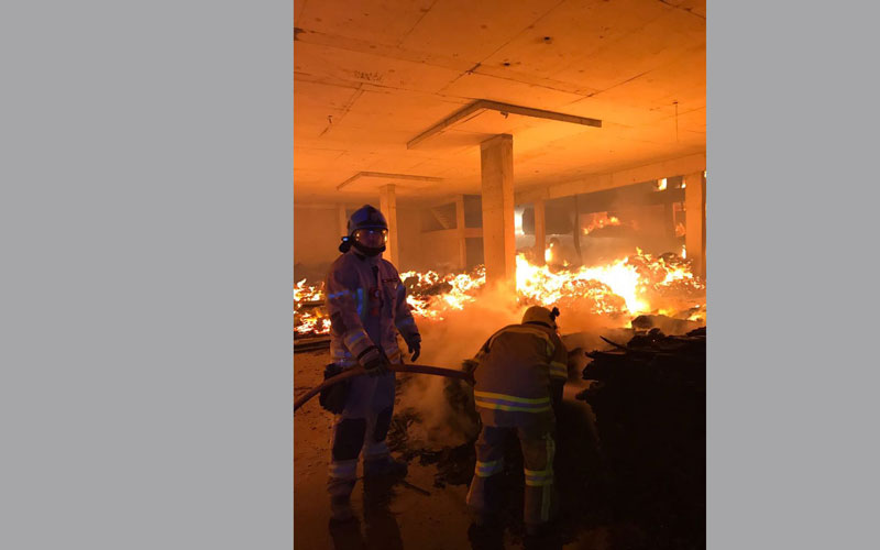 السيطرة على حريق متطور في عجمان
