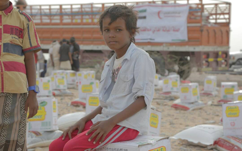 الإمارات تعزّز سجلها الخيري والإنساني في اليمن بـ 2017