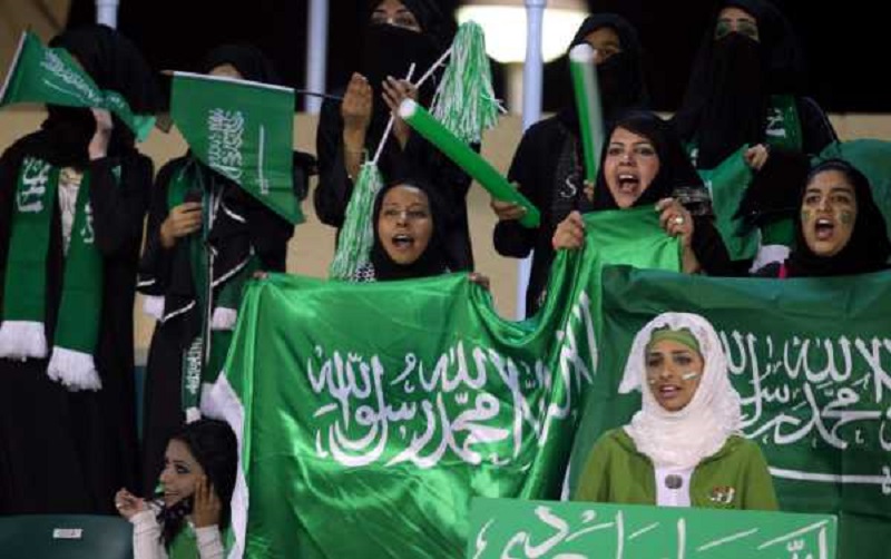 السعودية تسمح للنساء بحضور مباريات دوري المحترفين بكرة القدم