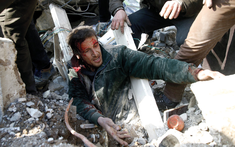 إسرائيل تستهدف بغارات وقصف صاروخي قاعدة للنظام في ريف دمشق