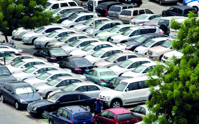 «الاقتصاد» تمنع استيراد السيــارات للتجارة خارج الوكالات الرسمية