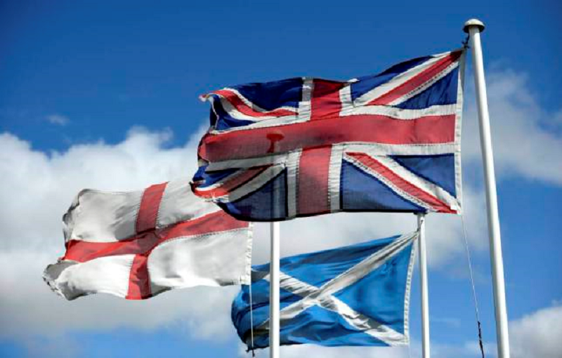 يبدأ الأسكتلنديون اليوم التصويت حول مدى رغبتهم بالبقاء ضمن المملكة المتحدة أم الاستقلال عنها. وتشير استطلاعات الرأي إلى أن نتائج الاستفتاء على إنهاء 300 عام من الوحدة ستكون متقاربة للغاية- وكالات