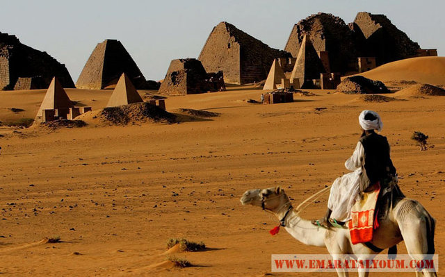 المدينة الاثرية "مروي " شمال السودان تضم اكثر من 200 هرم / المصدر اسوشييتد برس