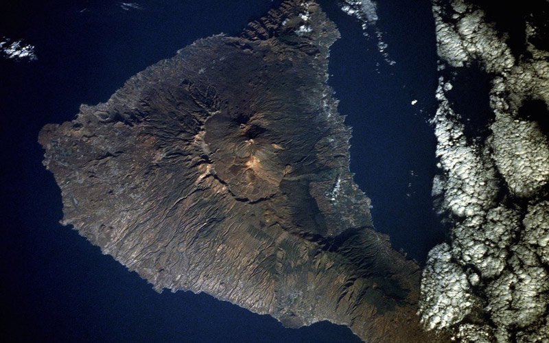 بركان "كوليما" ويُعرف محلياً باسم "بركان النار"