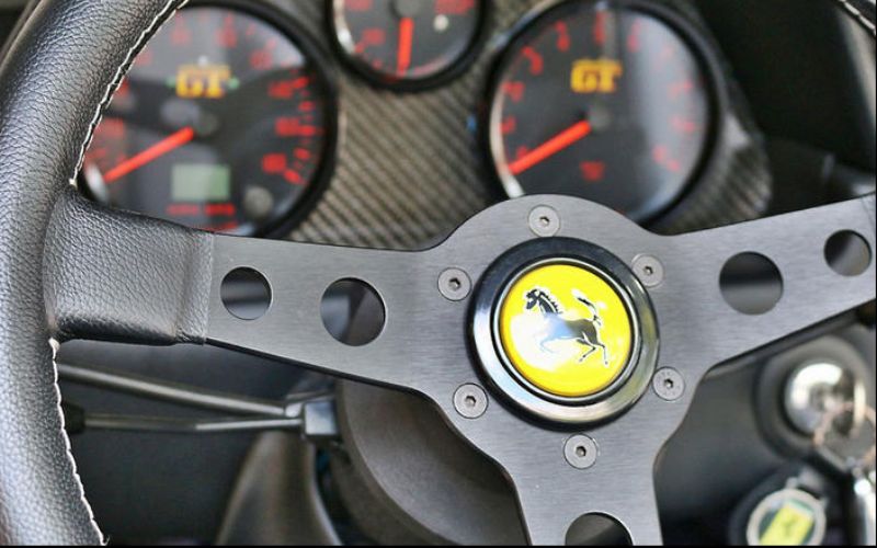 وسيقوم هوتشيسون بقيادة السيارة في سباق السيارات الإلكترونية Re-Fuel في مسار لاغونا سيكا في 22 مايو.