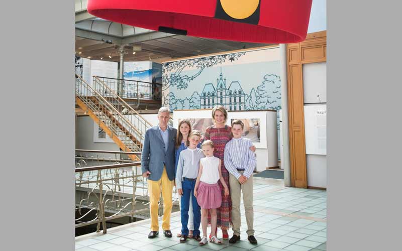 العائلة المالكة في بلجيكا تزور مركز رسوم الكارتون ومتحف الآلات الموسيفية في العاصمة البلجيكية بروكسيل خلال فترة الأجازة التي تقضيها العائلة.