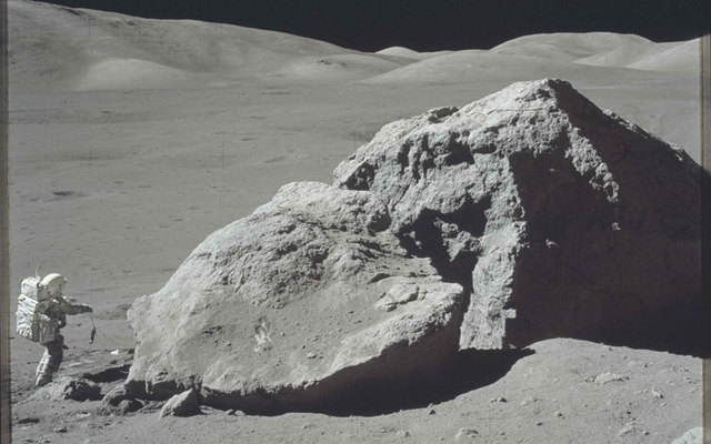 رائد الفضاء إيدوين إي ألدرين جونيور خلاله تجواله على سطح القمر في 20 يوليو 1969.