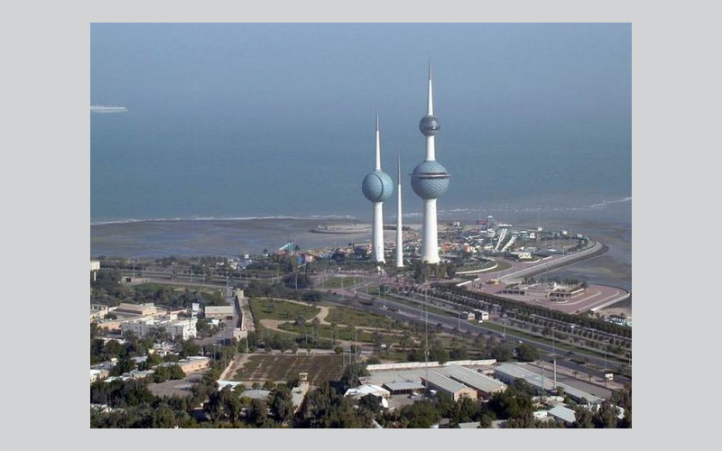 الكويت تنفي عرضها كميات إضافية من النفط وتؤكد التزام باتفاق خفض الانتاج