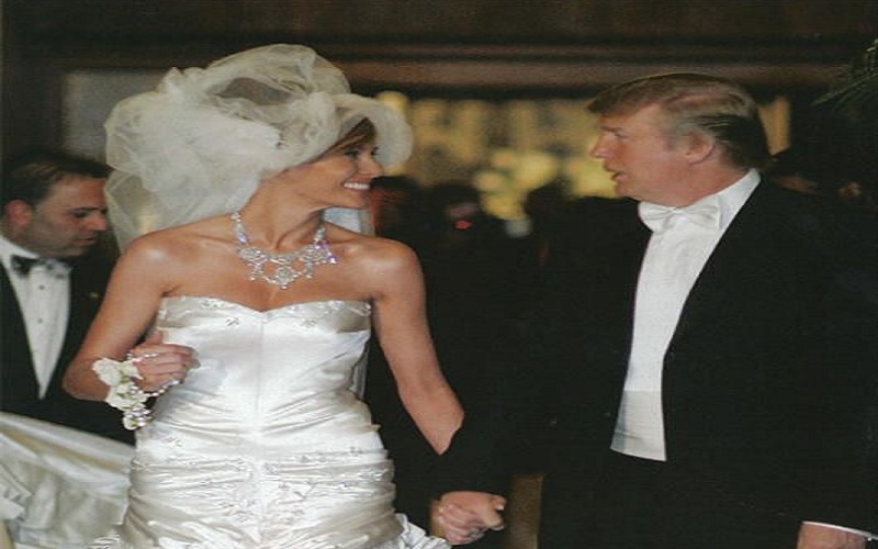 تزوجت ميلانيا من ترامب في عام 2005 بعرس بلغت كلفته مليون دولار وبلغت تكلفة فستان عرسها من تصميم كريستيان ديور 12 ألف دولار.