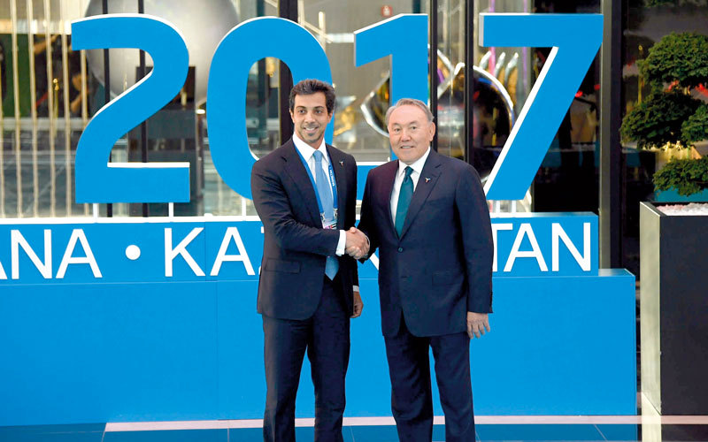 منصور بن زايد والرئيس الكازاخستاني لدى افتتاح «إكسبو آستانا». وام
