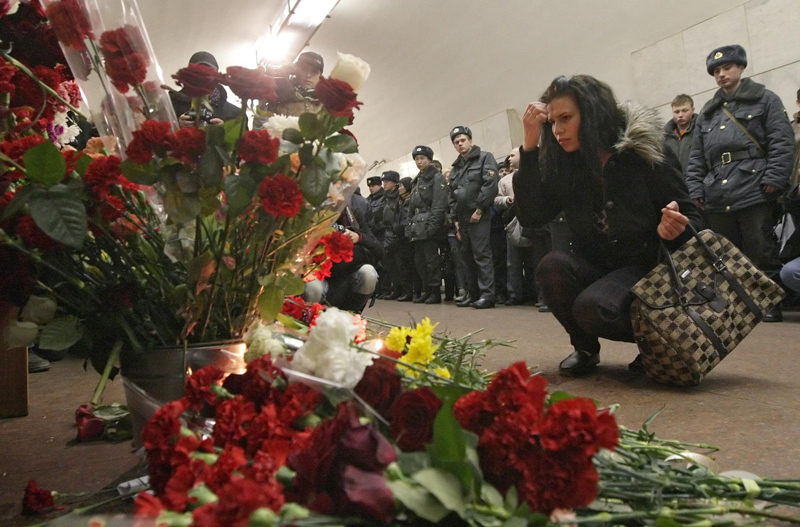 أم أسعدتهم لحظات الحزن التي عاشها الأحباب. رويترز