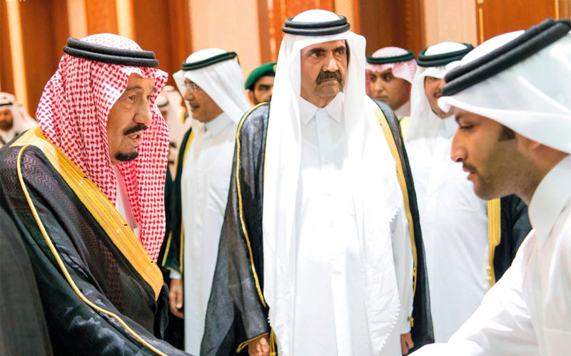 العلاقة بين سلمان بن عبدالعزيز وحمد بن خليفة ظلت ملتبسة ومتوترة منذ أمد بعيد. أرشيفية