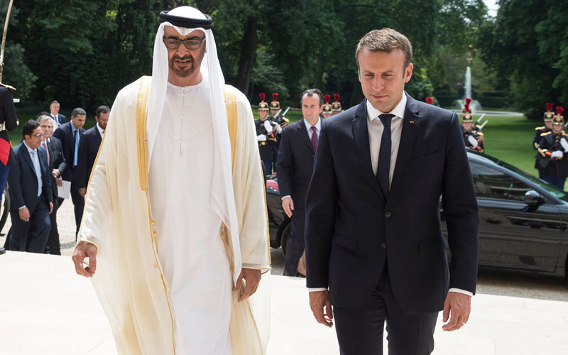 خلال استقبال محمد بن زايد من قِبَل الرئيس الفرنسي في العاصمة الفرنسية باريس. من المصدر