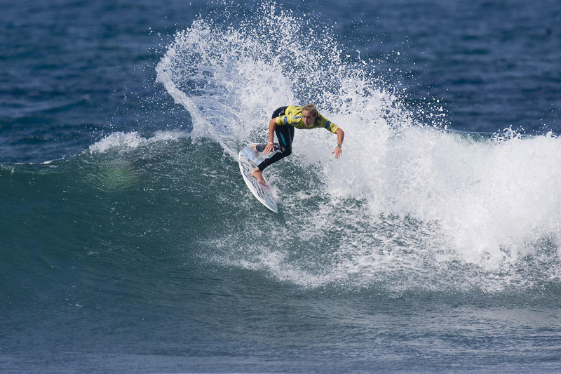 مسابقة كأس العالم لرياضة ركوب الأمواج. د ب أ