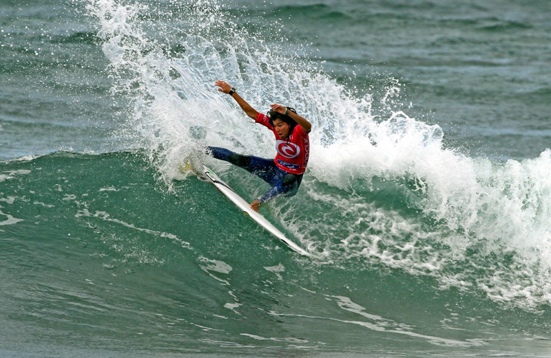 مسابقة كأس العالم لرياضة ركوب الأمواج. د ب أ