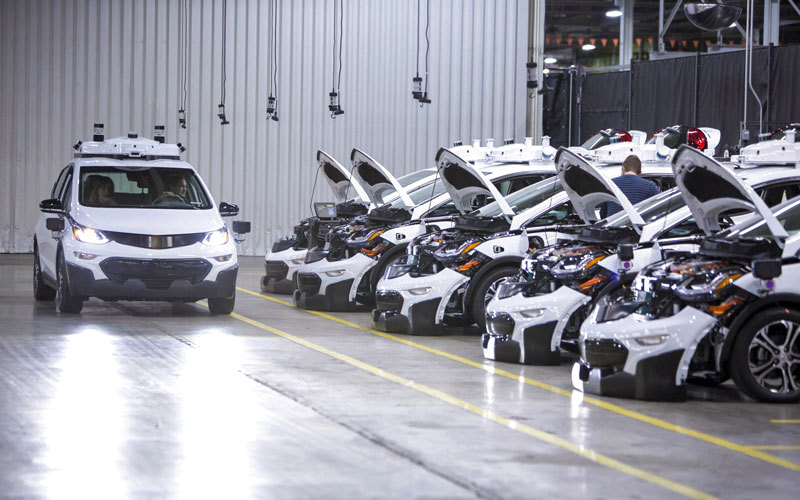 «جنرال موتورز» تُنتج 130 سيارة ذاتية  القيادة من «شيفروليه بولت إي ڤي» - الإمارات اليوم