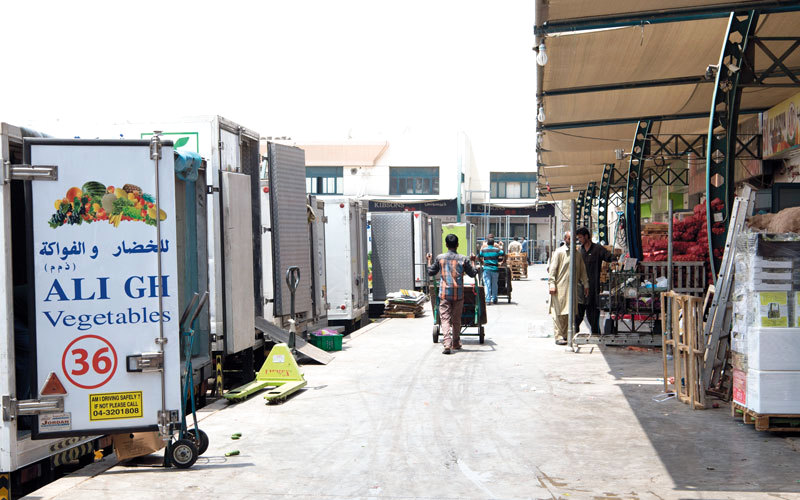 التطوير يشمل إنشاء منصة مغلقة ومكيفة لإنزال وتحميل البضائع من البرادات في السوق. من المصدر
