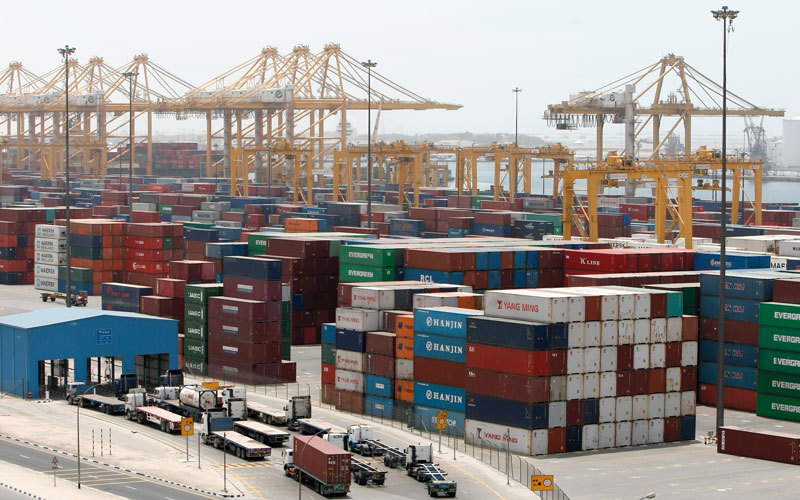 «المجموعة» أكّدت أن إقليم الإمارات ناول 7.7 ملايين حاوية نمطية خلال النصف الأول. أرشيفية