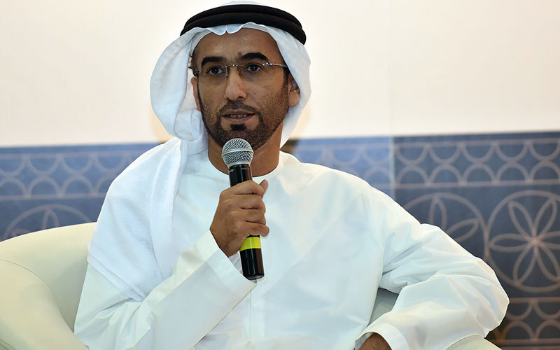 سلطان العميمي : قصائد ناصر العويس ثرية بتوثيقها عناصر المكان والزمان والأحداث والتطوّرات التي مرت بها المنطقة في القرن الماضي.