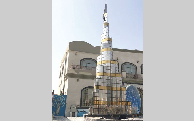 الطنيجي بدأ جمع واقتناء الأدوات التراثية منذ 30 سنة. الإمارات اليوم