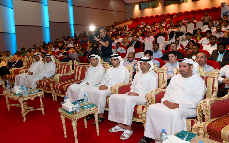 «الهيئة» طالبت الشركات خلال ورشة العمل بالاحتفاظ بحساب منفصل لضريبة القيمة المضافة يتضمن الفواتير وإشعارات الائتمان وأي إشعارات دائنة أو مدينة.   تصوير: إريك أرازس