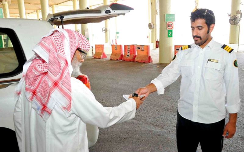 الحجاج القطريون عبروا عن سعادتهم بوصولهم إلى السعودية والتسهيلات في منفذ سلوى الحدودي. من المصدر