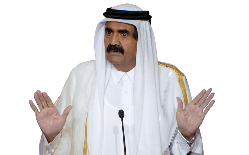 أمير قطر السابق أنشأ «الجزيرة» لخوض معارك من خلالها ضد خصومه.  أ.ف.ب