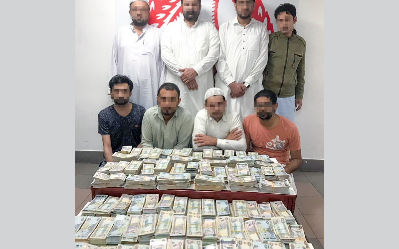 شرطة دبي تضبط المتهمين في سرقة سيارة نقل الأموال