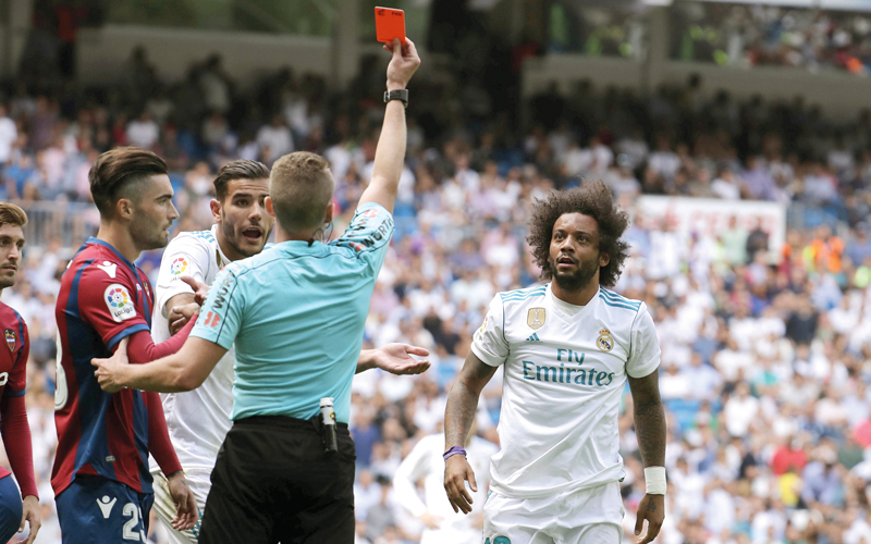 مارسيلو تلقّى بطاقة حمراء مباشرة في لقاء ليفانتي أمس. إي.بي.إي