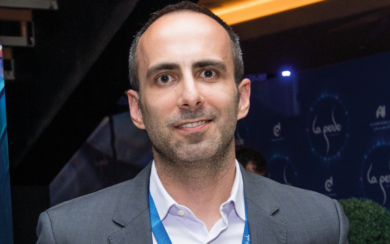 آندي ليفي : العمل يمثل الجذور والتطور، ويقدم صورة دبي الأيقونة بشكل متميز.