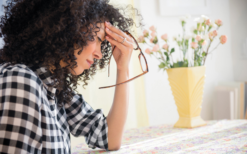 الصداع النصفي أكثر أنواع الصداع شيوعاً. أرشيفية