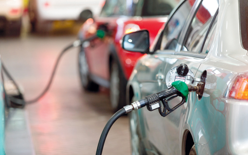 إعلان الأسعار الجديدة تم بناءً على متوسط الأسعار العالمية للجازولين والديزل خلال سبتمبر. تصوير: أحمد عرديتي