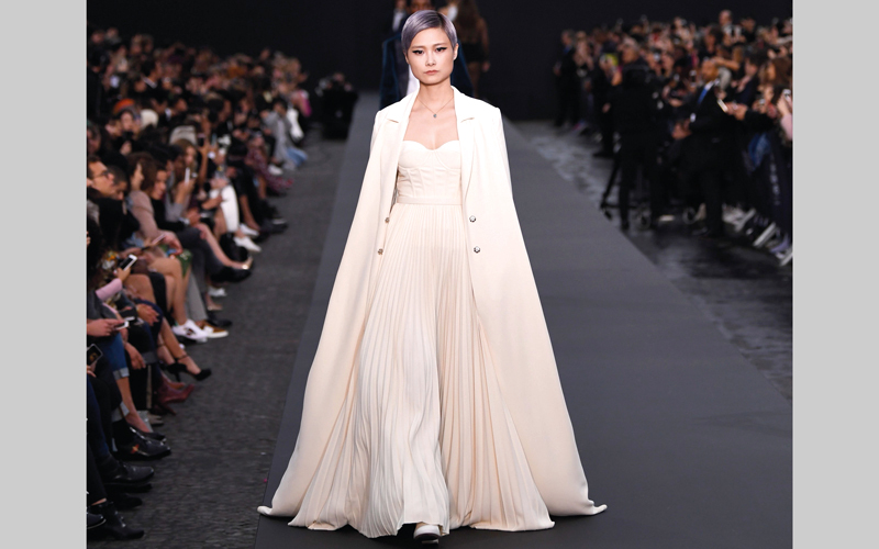 توافد المشاهير وعارضات الأزياء للمشاركة في الحدث.

رويترز