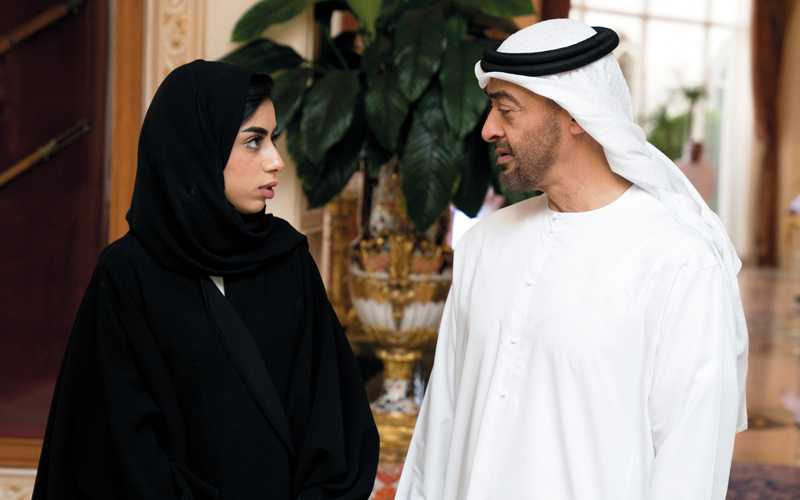 محمد بن زايد يستقبل الكميتي لشجاعتها في إنقاذ حياة سائق
