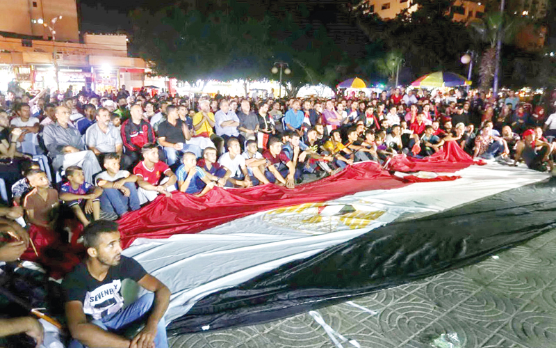 أهالي غزة عاشوا فرحة كبيرة بتأهل مصر لمونديال روسيا 2018. الإمارات اليوم