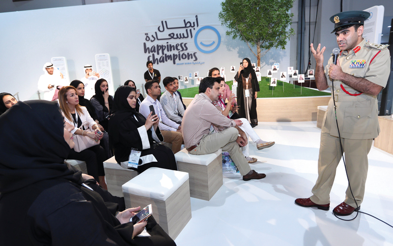 جهود إسعاد المتعاملين والموظفين في دبي لا تقل عما يقدم في دول العالم. من المصدر