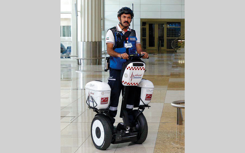 «إسعاف دبي» تطلق خدمة «السيجوي» في مطارات دبي