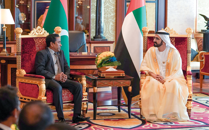 محمد بن راشد والرئيس المالديفي شهدا التوقيع على عدد من الاتفاقيات التي تنظم العلاقة بين البلدين. وام