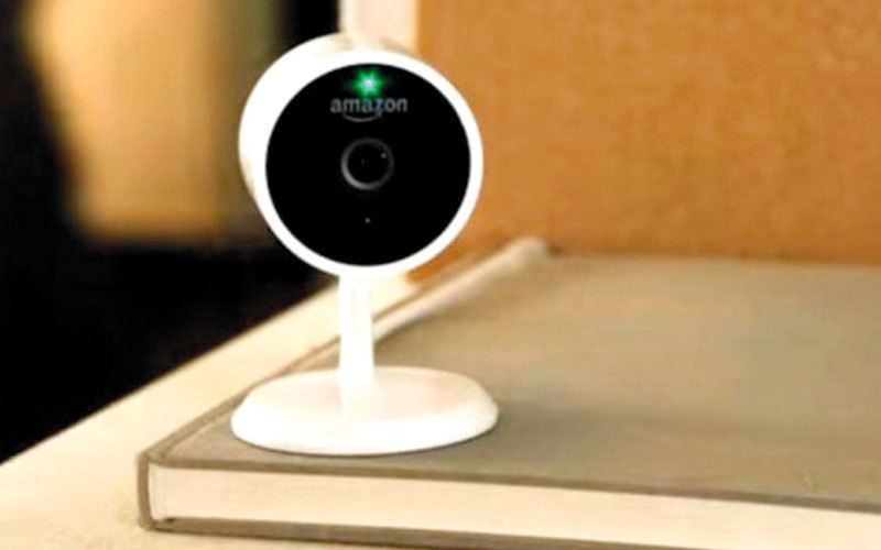 المستخدمون يمكنهم متابعة عملية التسليم مباشرة عبر الإنترنت.   بي.بي.سي