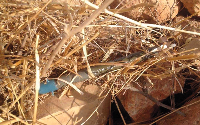 مخلفات جيش الاحتلال المشبوهة تنتشر بكثرة بين منازل الأهالي والأراضي الزراعية في الأغوار.