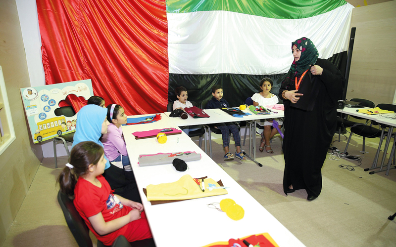 الورشة تنظمها جمعية محمد بن خالد آل نهيان لأجيال المستقبل.  من المصدر