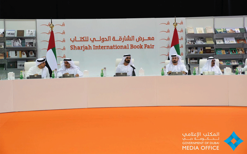 محمد بن راشد يترأس اجتماعاً استثنائياً لمجلس الوزراء في معرض الشارقة الدولي للكتاب