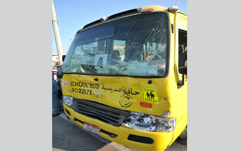 تصادم بين حافلتين مدرسيتين دون إصابات في أبوظبي